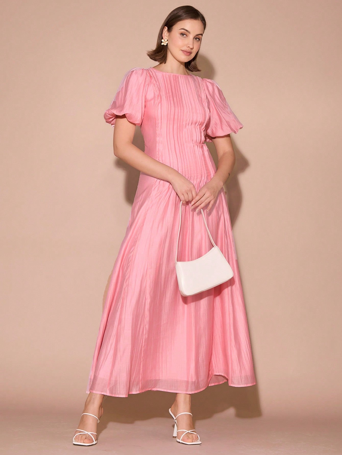 فستان نسائي