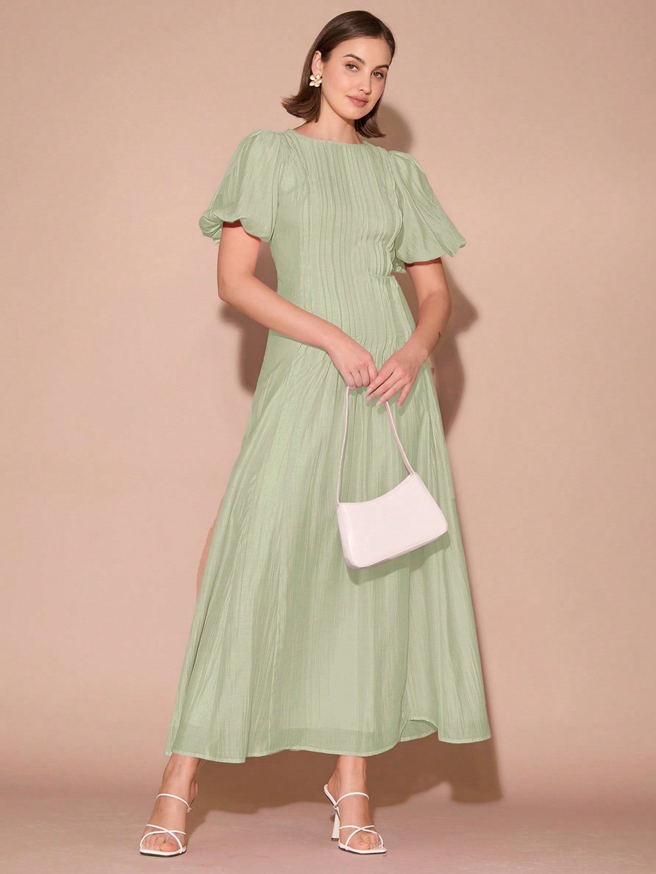 فستان نسائي