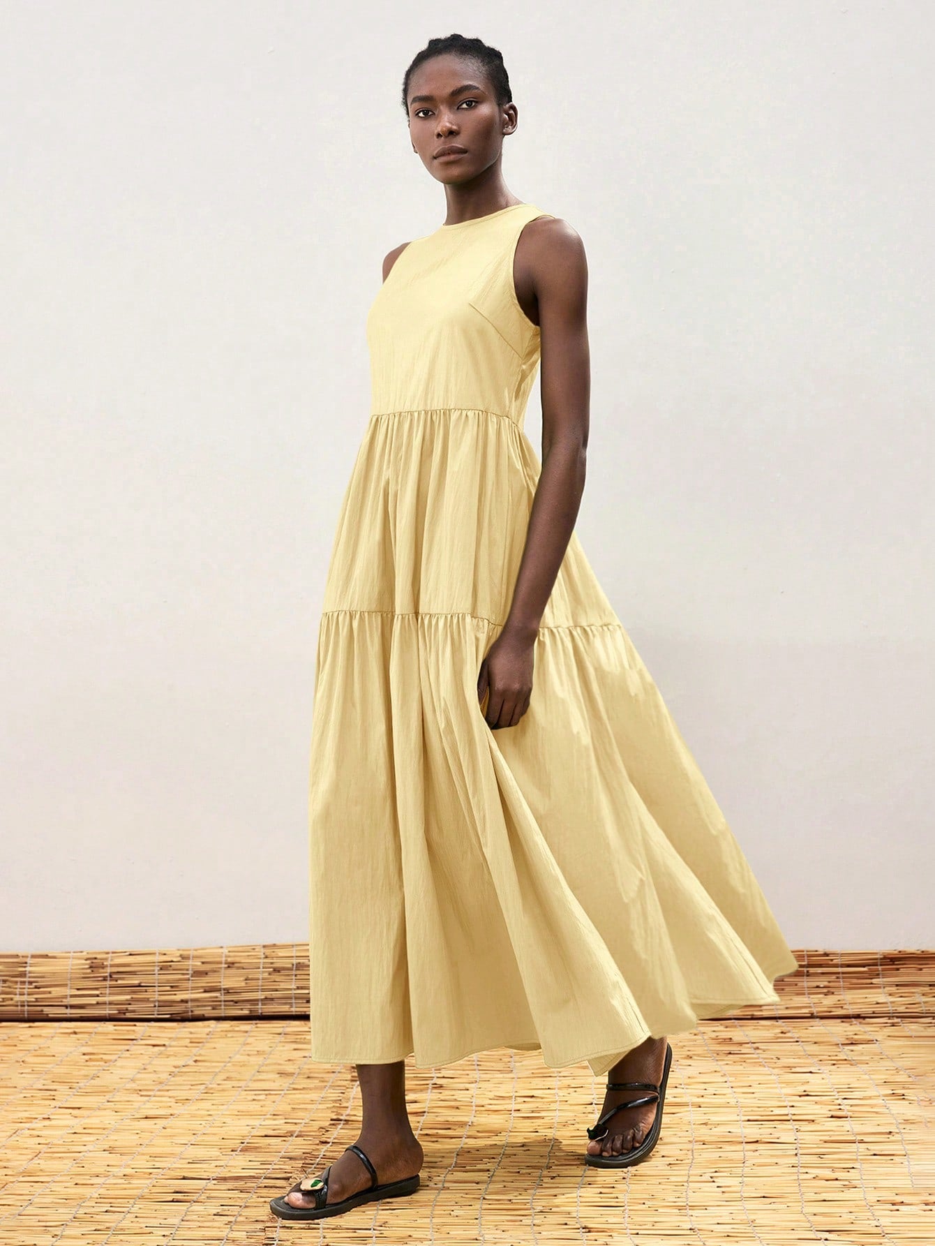 فستان نسائي