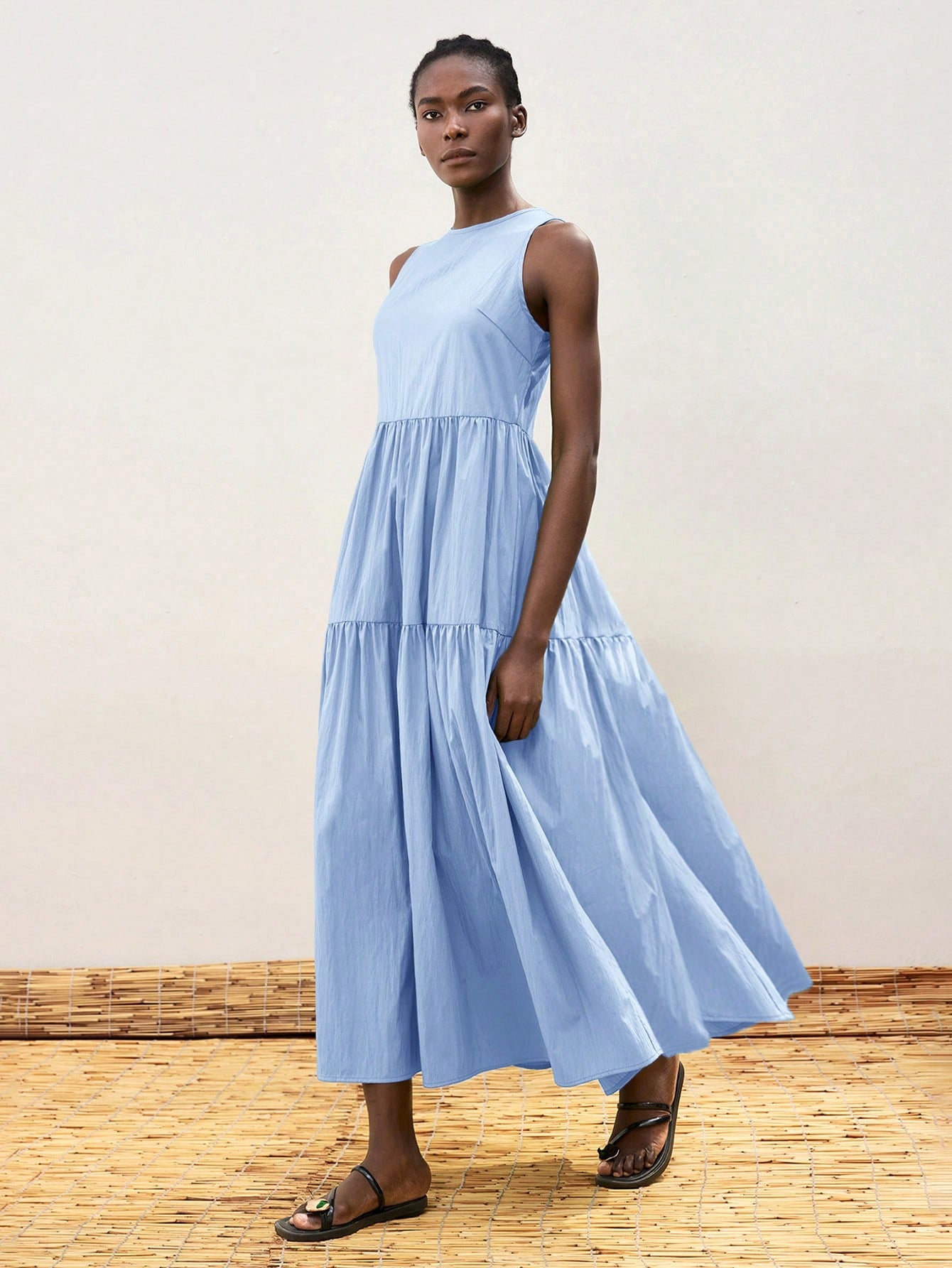 فستان نسائي