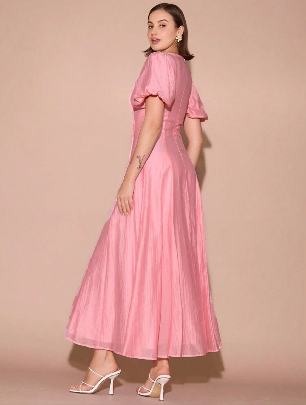 فستان نسائي