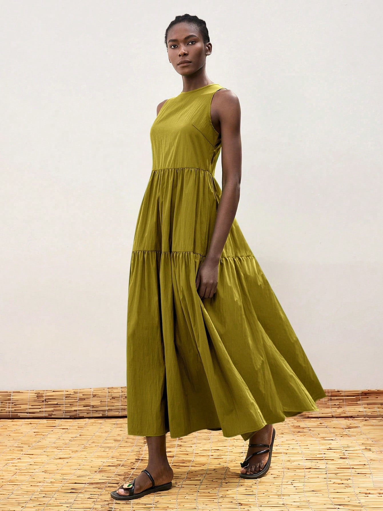 فستان نسائي