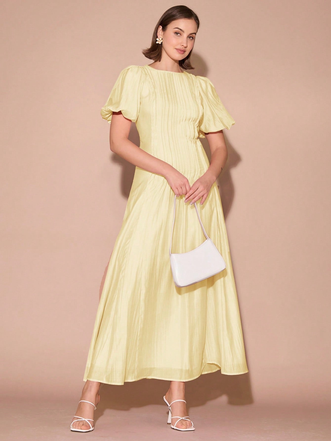 فستان نسائي