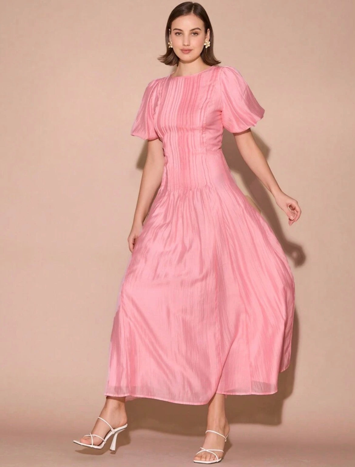 فستان نسائي